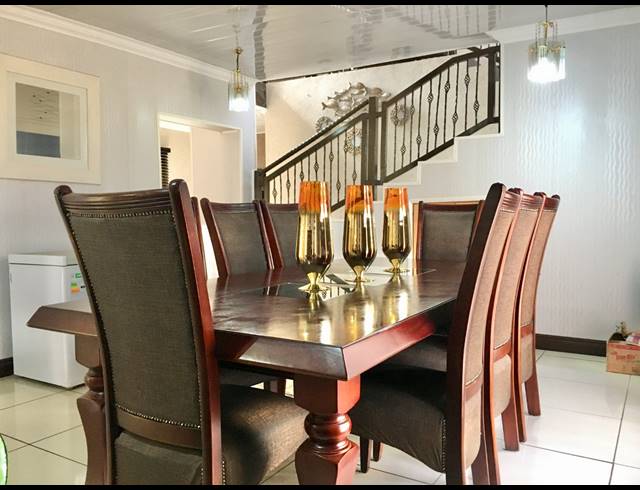 5 BEDROOM HOUSE FOR SALE IN SERALA VIEW